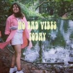 Shweta Tripathi Instagram - Pinky sending out some 💖 vibes for the week✨ 📸 @_slowcheeta_ Coorg Madikeri