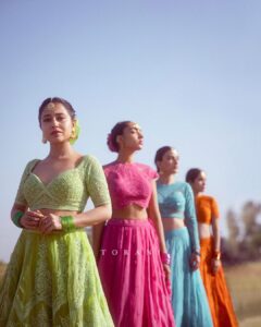 Shweta Tripathi Instagram - Hari hoon main 💚✨ 

U N V E I L I N G
𝐉𝐡𝐨𝐨𝐥𝐞𝐲 • झूले • ਝੂਲੇ

Swinging through a lifetime

For @toraniofficial
Story, concept & direction @karantorani
Image courtesy @vanshvirmani
Styling and image design @jahnvibansal
Assistant director @asmipradeep
Hair and make up @diva_rose21
