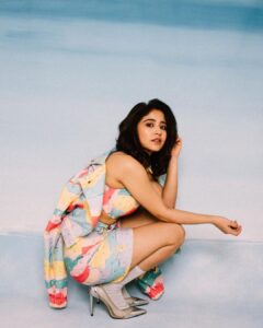 Shweta Tripathi Instagram - 🍭🍬✨

Photographer & creative director @bharat_rawail 
Styled by @pranita.abhi 
Make-up by @nisha.karna
Hair by @mehvish.majithia

Creative assistant @lensedbyameeshishah

Make-up assistant @hmua_anjalinathani

Outfit  @pinkporcupines
Backdrop @kanikajunejastudio