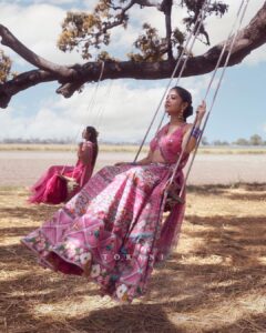 Shweta Tripathi Instagram - Gulabi 🌸

U N V E I L I N G
𝐉𝐡𝐨𝐨𝐥𝐞𝐲 • झूले • ਝੂਲੇ

Swinging through a lifetime

Story, concept & direction @toraniofficial 
Image courtesy @vanshvirmani
Styling and image design @jahnvibansal
Assistant director @asmipradeep
Hair and make up @diva_rose21