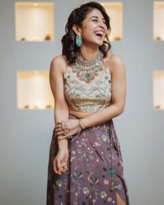 Shweta Tripathi Instagram - @payalsinghal giving me the 💃🏽 feels✨

Wearing @tribebyamrapali @payalsinghal 
Styled by @purplerhapsody 
HMU @divyasancheti 
📸 @theweddingstory_official