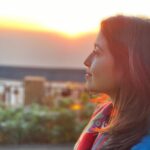 Shweta Tripathi Instagram - Garam garam Battatawada at cold cold sunset ❄️⛅️ 📸 @_slowcheeta_ In @ilovepero 🌺 Kasauli, Himachal Pradesh