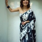 Shweta Tripathi Instagram - Spot the meow 😻 📸 @palashsverma Wearing @suta_bombay @londonrag_in @blingsutra Styled by @purplerhapsody Beauty @nisha.karna Mane @akshataa.mani Style team @monica_nim #Promotions #SustainableSundari #KanjoosMakhichoos