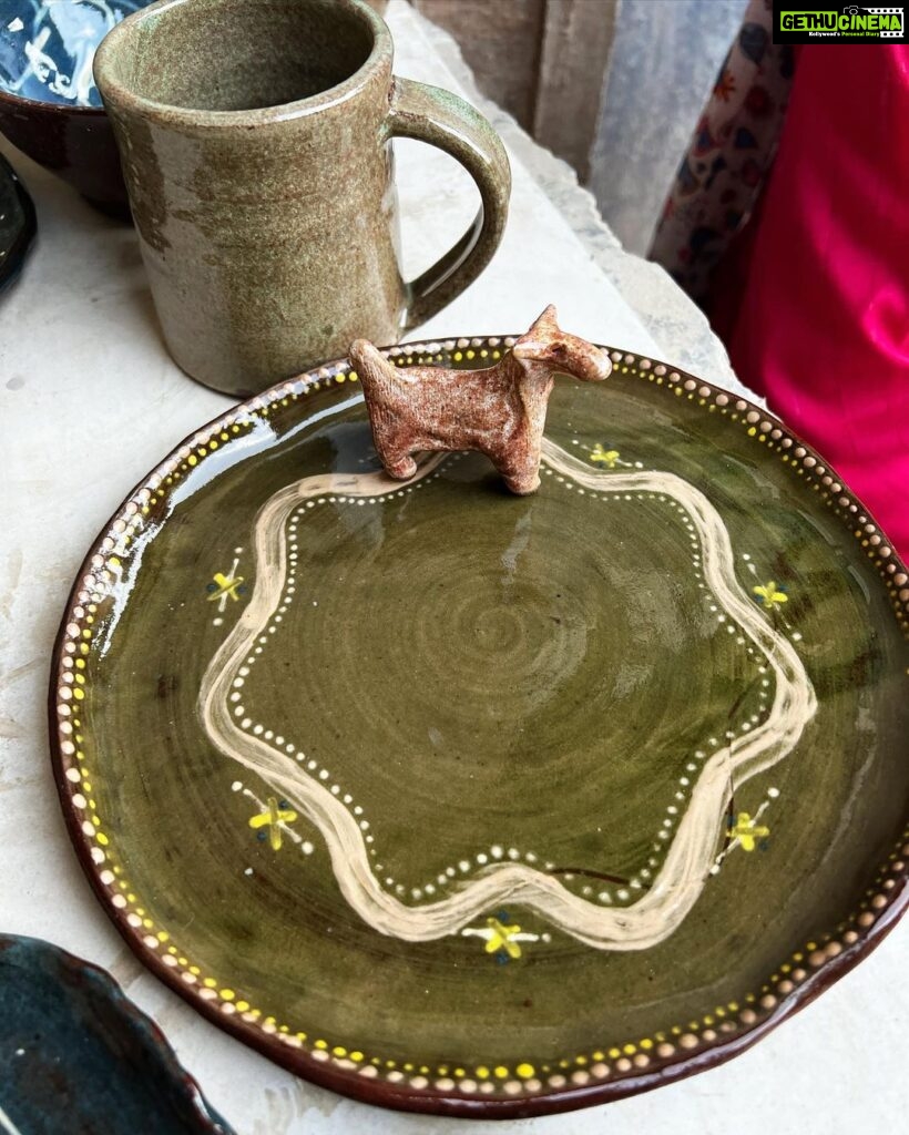 Shweta Tripathi Instagram - Happiness is.. Doing pottery with @mallikadua & @andretta.pottery ⛅️✨ Andretta Pottery