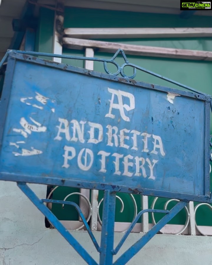 Shweta Tripathi Instagram - Happiness is.. Doing pottery with @mallikadua & @andretta.pottery ⛅️✨ Andretta Pottery
