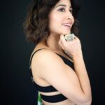 Shweta Tripathi Instagram - Nayee picture release hoi hai. Dekhiye and bataiye? ❣️🍿 📸 @palashsverma Wearing @ilovepero @goldenwindow @ishhaara @aprajitatoorofficial Styled by @purplerhapsody Beauty @krisann.figueiredo.mua Mane @makeupbyvirja Style team @monica_nim #KanjoosMakhichoos #Promotions #SustainableSundari #Zee5