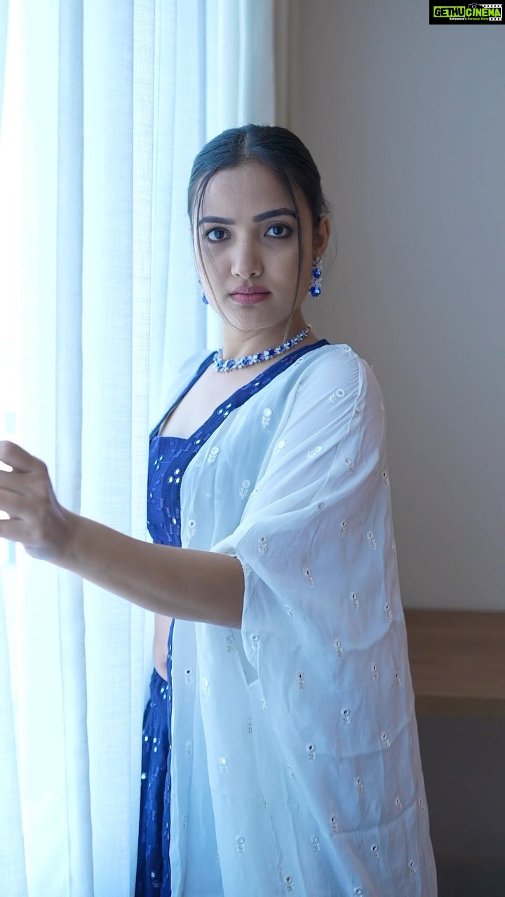Siri Hanumanth Instagram - #selfloving . . Wearing : @pari.designers_ Jewellery : @emmadi_silver_jewellery VC : @themomentosphotography