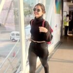 Siri Hanumanth Instagram - Grow through what you go through😬💯 . . Thank u @imshrihan for lenskart sunglasses😝