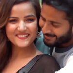 Siri Hanumanth Instagram - Manam happy ga unnappudu mana chuttu andaru untaru kani manam kastam lo unnappudu evaru kanapadaru !! na tough times lo kuda @imshrihan na pakkane unnadu… Adenemo nijamaina love ante . . Love is eternal❤️❤️ #Voteforshrihan #wesupportshrihan