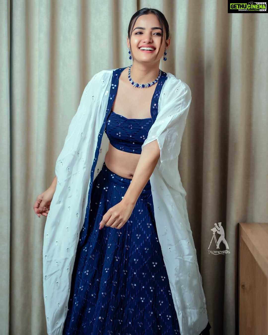 Siri Hanumanth Instagram - #goodvibes . . Wearing @pari.designers_ Jewellery @emmadi_silver_jewellery 📸 @themomentosphotography