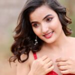 Siri Hanumanth Instagram - Keep it simple ❤️ . . Wearing : @firoz_design_studio Pc : @heartfeltphotographyhyd