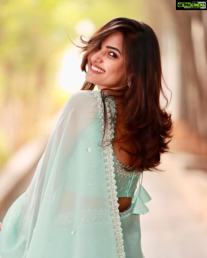 Siri Hanumanth Instagram - When Kraazyyyy Biggboss fansss Meet 😂😜😆🥹🥹🥹🥹 ...