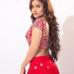 Siri Hanumanth Instagram - Let your light shine ✨ ✨ . . Happy Diwali❤️ . . Wearing : @elegant_threads_by_salma 📸 @chinthuu_klicks Mua : @poorna_mua_aesthetic Hair : @savage.hair.studio