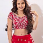 Siri Hanumanth Instagram - Let your light shine ✨ ✨ . . Happy Diwali❤️ . . Wearing : @elegant_threads_by_salma 📸 @chinthuu_klicks Mua : @poorna_mua_aesthetic Hair : @savage.hair.studio