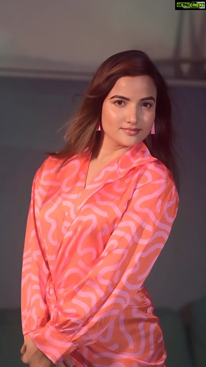 Siri Hanumanth Instagram - I said YES! to this beautiful dress from @myntra that made me look like a Superstar. I’m all set to look Extraordinary Har Din, what about you? . . . . . #BeExtraordinaryEveryday #MyntraExtraordinaryEveryday #BeAStarWithMyntra #Myntra . . 📸 @rollingcaptures
