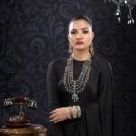 Siri Hanumanth Instagram - Don’t underestimate me😎 . . #blacklove #sareefashion #emmadijewellery #photohoots📷 #modelshoots