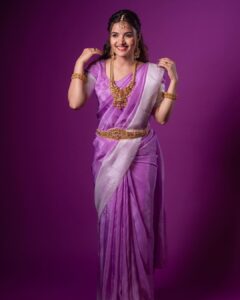 Siri Hanumanth Instagram - Wearing @pari.designers_ 
📸 @rollingcaptures 
Makeup @vj_beauty_makeup 
Hairstyling @thisisrupakiran