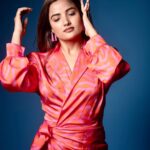 Siri Hanumanth Instagram - Perfect nd radiant 😉 . . Wearing @myntra Makeup nd hairstyling @vj_beauty_makeup 📷 @rollingcaptures