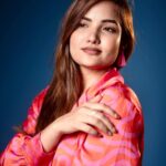 Siri Hanumanth Instagram - Perfect nd radiant 😉 . . Wearing @myntra Makeup nd hairstyling @vj_beauty_makeup 📷 @rollingcaptures