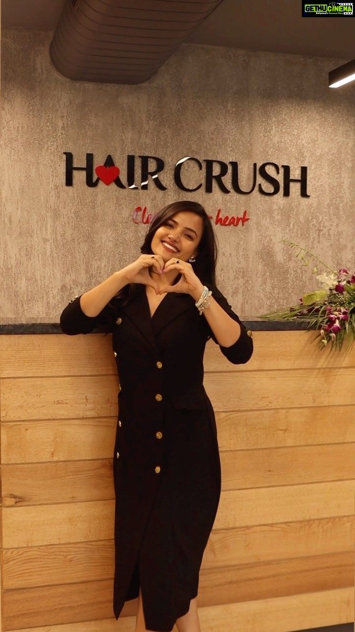 Siri Hanumanth Instagram - Get groomed at the trendiest Salon in Hyderabad. @salonhaircrush now at Kondapur 😍✨