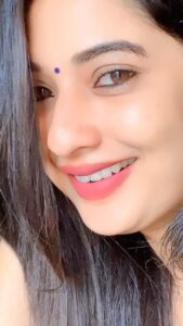 Sonal Monteiro Instagram - ಹಾಗೆ ಸುಮ್ಮನೆ … ♥️♥️ . . . #sonalmonteiro #kannadasongs #kannadathi #kannadareels #sandalwood #karnataka #abhishekambareesh #banaras #browneyes #browneyedgirl #bangalore #nammabengaluru #instagood #instareels #trendingkannada