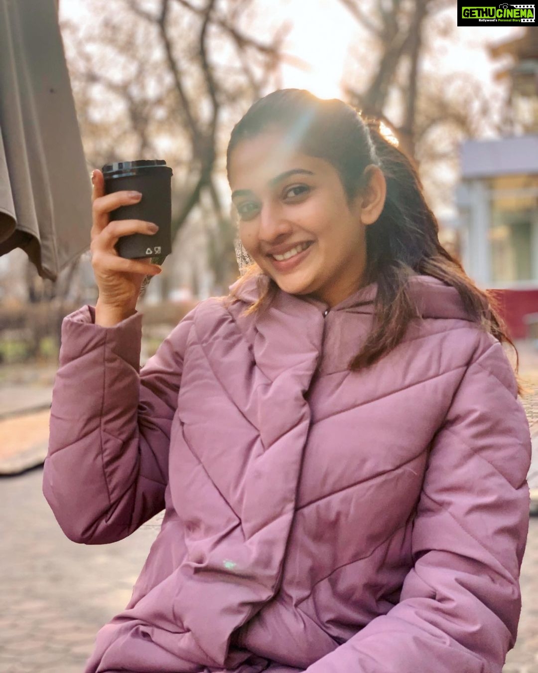 Sonal Monteiro Instagram - Here’s to good coffee and crazy memories in Kazakhstan !!! ♥️♥️ @sugarfactory_movie #sonalmonteiro #traveldiaries #kazakhstan #almaty #almatycity #coldweather #snow #travelgram #sugarfactory #kannadafilm #sandalwood #kannadainstagram #kfi #coffeelover #prems #ekloveya Старая Площадь, Алматы