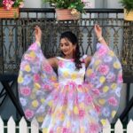 Sonal Monteiro Instagram - From the sets of Mr.Natwarlal !!! 💛🧡 #songshoot #kannadafilms #exclusivevideo #sonalmonteiro #bangalore #natwarlal #movies #kannadathi #roberrt #bajrangi2 #shivarajkumar #lastreeloftheyear♥️ #welcome2022 Namma Bengaluru- ನಮ್ಮ ಬೆಂಗಳೂರು