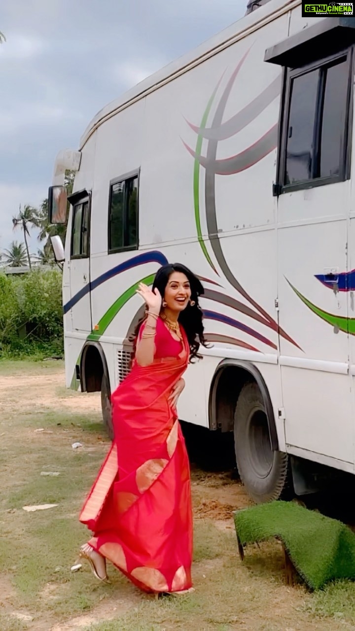 Sonal Monteiro Instagram - ♥️ Something exciting coming up soon !!! @bpp8147 @deeraj.flmkr @naveenrabin @ganeshkelamane @varsha_v_acharya @jaya.makeup_artist @stacistudio @_karthi_0_7 @makeover_by_raghu_nagaraj_n #bangalore #sonalmonteiro #photoshoot #exclusive #areareare #traditionalwear #sareelove #jewellery # Namma Bengaluru- ನಮ್ಮ ಬೆಂಗಳೂರು