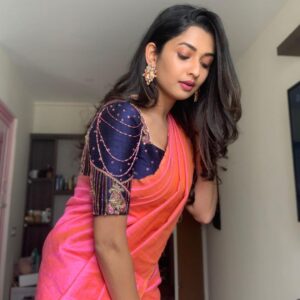 Sonal Monteiro Instagram - Imperfection is beauty. Wearing @arulaa_by_rashmianooprao ! #throwback #gajanooru_cinema #sonalmonteiro #roberrt #traditionalwear #saree #bangalore #banaras #sandalwood #kfi #nammasandalwood #karnataka #mangalore #dboss Bangalore, India