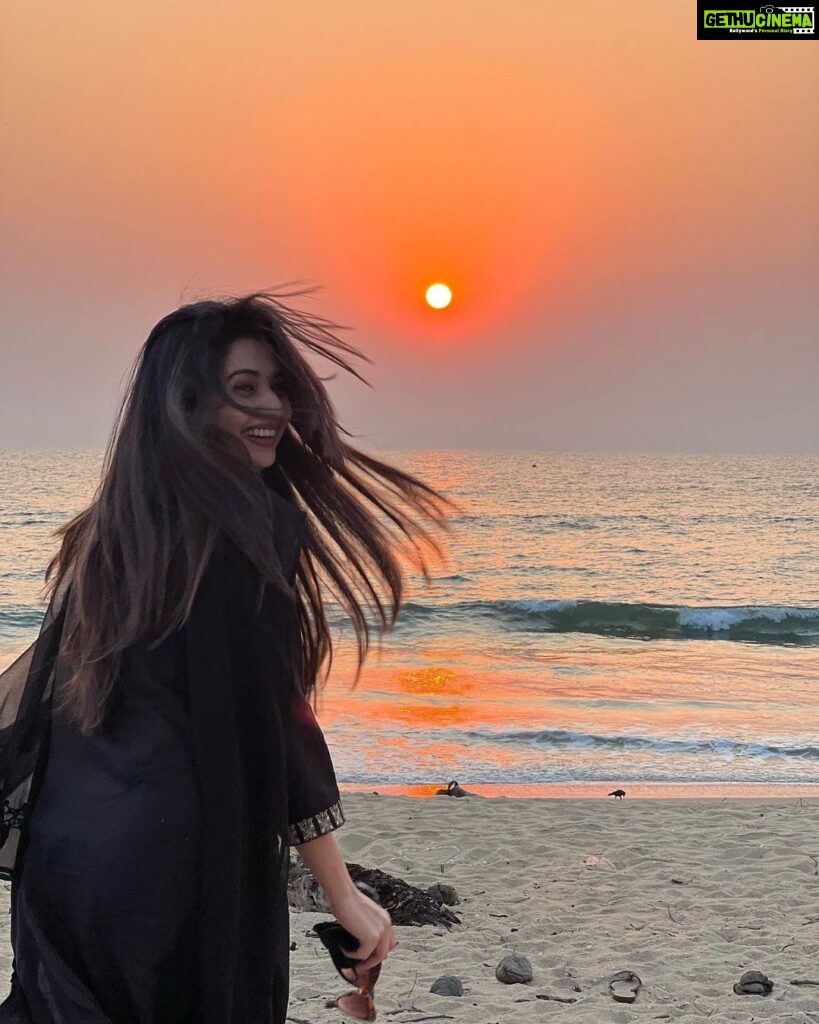 Sonal Monteiro Instagram - THE BEACH IS NOT ALWAYS A PLACE, SOMETIMES IT'S A FEELING. Pc- @joe.eyyyy . #sonalmonteiro #travel #mangalore #beach #beachvibes #sunsets #beachphotography #beachlife Mangalore