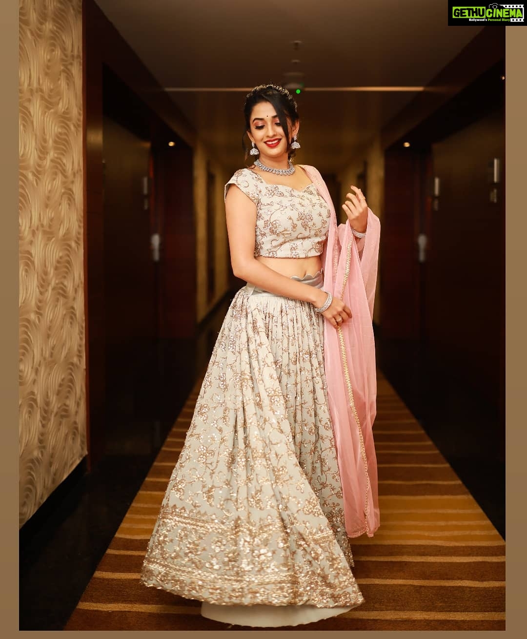 Sonal Monteiro Instagram - ROBERRT prerelease 💙 Wearing from the house of @arulaa_by_rashmianooprao . Jewelry - @rentingstoli . Captured by - @mr.pixelgifty . Hair - @makeover_by_raghu_nagaraj_n . #roberrt #roberrtprereleaseevent #roberrtstormmarch11 #dbossfans #darshanthoogudeepasrinivas #dboss #roberrttelugu #tharunsudhir #jagupathibabu #sonalmonteiro #hubli Hubli