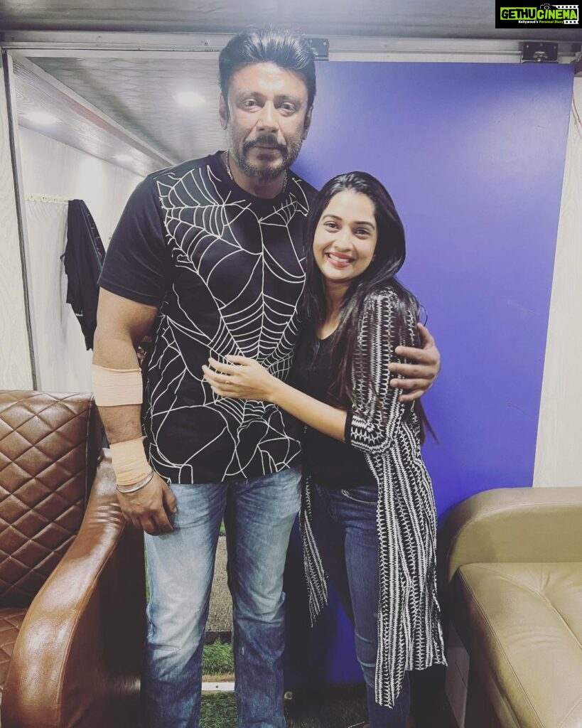 Sonal Monteiro Instagram - Happy bday to my most fav person on earth 😍 twining with my brother forever ♥ @darshanthoogudeepashrinivas #bossbday #dbosskingdom #dboss #sonalmonteiro #dbossfans #darshanthoogudeepasrinivas #darshaners #dbossfanforever #d56 Bangalore, India