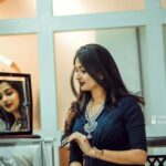 Sonal Monteiro Instagram - Thank u @sulthandiamondsandgold for having me as a guest at the Vishwa Vajrah Diamond exhibition! The eighth edition of South India's biggest diamond expo, held at the @sulthandiamondsandgold showroom, Mangalore . PC- @rakshithchinnus_photography #sulthandiamondsandgold #jewellerydesign #indianjewellery #diamonds #diamondsareforever #goldanddiamonds #jewelrygram #sonalmonteiro