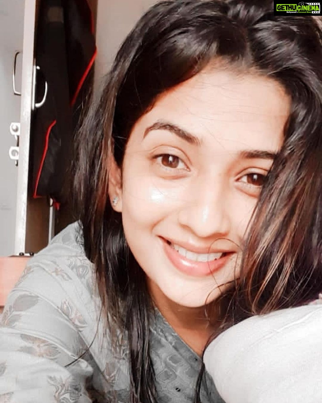 Sonal Monteiro Instagram - “Home is a shelter from storms — all sorts of storms.” . This too shall pass . Together we will fight . Please Stay home and stay safe . #staysafe #stayhome #letsfightcoronavirus #stayhomesavelives #stayhealthy #sonalmonteiro #sandalwood