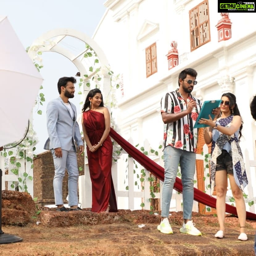 Sonal Monteiro Instagram - From the sets of @sugarfactory_movie with the most talented and humble co star @darling_krishnaa , @adhvithi_shetty_official and @shashi.official . @deepakaras.filmdirector . #sugarfactory #darlingkrishna #sonalmonteiro #goa #bangalore #roberrt #kannadacinema #sandalwood #kfi #shashibigboss . Goa