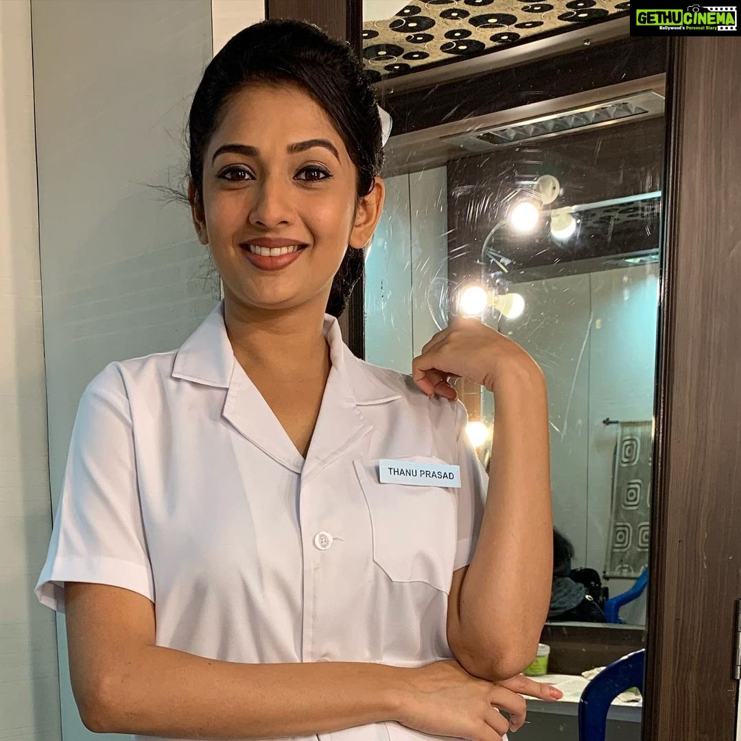 Sonal Monteiro Instagram - ಮೊಟ್ಟಮೊದಲನೆಯದಾಗಿ ನಮ್ಮ "ರಾಬರ್ಟ್" ಸಿನಿಮಾ ವೀಕ್ಷಿಸಿದ ಪ್ರತಿಯೊಬ್ಬ ಕನ್ನಡ ಸಿನಿಮಾ ಪ್ರೇಮಿಗೂ ನನ್ನ ಪ್ರೀತಿ ಪೂರ್ವಕ ಧನ್ಯವಾಗಳು ❤🙏 . ವಿಶೇಷವಾಗಿ ನಾನು ಅಭಿನಯಿಸಿದ "ತನು" ಪಾತ್ರವನ್ನು ಅತ್ಯಂತ ಪ್ರೀತಿಯಿಂದ ಸ್ವೀಕರಿಸಿದ್ದಲ್ಲದೆ ತಮ್ಮ ಪ್ರೋತ್ಸಾಹದ ಮಾತುಗಳ ಮೂಲಕ ನನ್ನನ್ನು ಆಶೀರ್ವದಿಸಿದ್ದಕ್ಕಾಗಿ ನಾನು ನಿಮ್ಮೆಲ್ಲರಿಗೂ ಸದಾ ಆಭಾರಿಯಾಗಿರುತ್ತೇನೆ 🙏. ಸಹೃದಯಿ ಕನ್ನಡ ಪ್ರೇಕ್ಷಕರು ಒಳ್ಳೆಯ ಸಿನಿಮಾಗಳಿಗೆ ತಾವೇ ಬೆಂಬಲವಾಗಿ ನಿಂತು ಪ್ರಚಾರ ಕೊಟ್ಟು ಗೆಲ್ಲಿಸುತ್ತಾರೆ ಎನ್ನುವುದಕ್ಕೆ ಇದಕ್ಕಿಂತ ಒಳ್ಳೆಯ ಉದಾಹರಣೆ ಮತ್ತೊಂದಿಲ್ಲ. "ರಾಬರ್ಟ್" ರೀತಿಯ ದೊಡ್ಡ ಮಟ್ಟದ ಸಿನಿಮಾದಲ್ಲಿ ಒಂದೊಳ್ಳೆ ಪಾತ್ರ ನಿರ್ವಹಿಸಲು ಅವಕಾಶ ಮಾಡಿಕೊಟ್ಟಿದ್ದಕ್ಕಾಗಿ ತರುಣ್ ಸರ್ ಹಾಗು ಉಮಾಪತಿ ಸರ್ಗೆ ನನ್ನ ಅನಂತಾನಂತ ಧನ್ಯವಾದಗಳು. ವಿಶೇಷವಾಗಿ ನನ್ನ ಅಚ್ಚುಮೆಚ್ಚಿನ ಪ್ರೀತಿಯ ದರ್ಶನ್ ಸರ್ ಹಾಗೂ ನನ್ನ ಸಹ ಕಲಾವಿದರಾದ ವಿನೋದ್ ಪ್ರಭಾಕರ್ ಸರ್ಗೆ ಪ್ರೀತಿಯ ನಮನಗಳು. 🙏🙏🙏🙏 Thank u from the bottom of my heart ❤️ #roberrt #sonalmonteiro #darshanthoogudeepasrinivas #dbossfans #dboss #umapathyfilms #tharunsudhir #roberrtblockbusterhit2021 #kannada #sandalwood #karnataka #bangalore #thanksgiving #vinodprabhakar