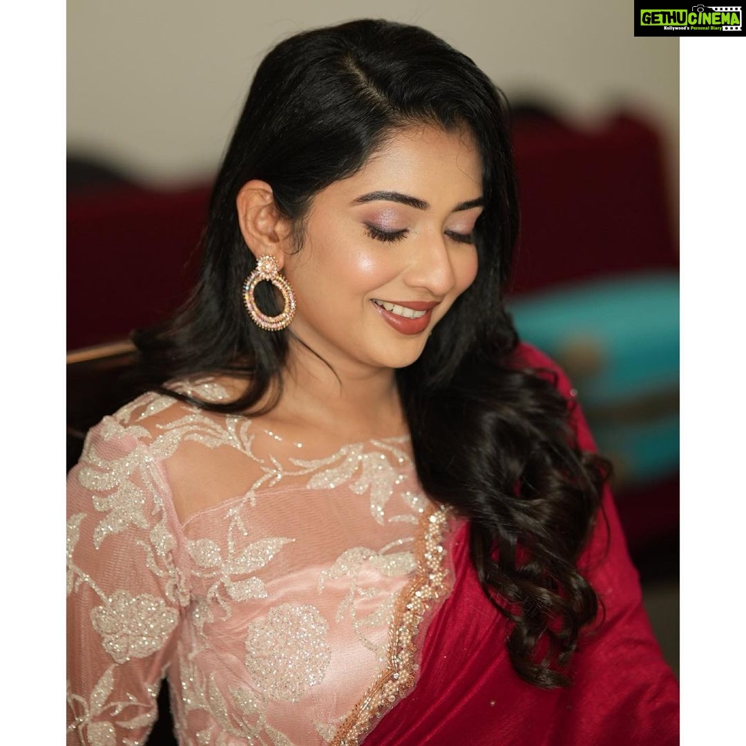 Sonal Monteiro Instagram - The more you grow, the more you glow. Thank u @gwynethalexandramua for that glow on my face u were excellent . ♥️ By now I am sure everyone knows the label I am wearing .. of course @arulaa_by_rashmianooprao ♥️ @r.rulz thanks for always being there with that smile and for clicking such good pictures ♥️ . #sonalmonteiro Mangalore, Karnataka
