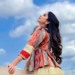 Sonal Monteiro Instagram – It’s written in the sky 😊 

Wearing @arulaa_by_rashmianooprao 
Mua – @ganesh_makeover 
Hair – @makeover_by_praveen 
Ast by – @_karthi_0_7 
Clicked by @josita_anola_rodrigues 

#sonalmonteiro #bangaloremua #ig_bangalore #bangalorediaries #sky #bangalore #skygirl #dreams Bangalore, India