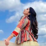 Sonal Monteiro Instagram - It’s written in the sky 😊 Wearing @arulaa_by_rashmianooprao Mua - @ganesh_makeover Hair - @makeover_by_praveen Ast by - @_karthi_0_7 Clicked by @josita_anola_rodrigues #sonalmonteiro #bangaloremua #ig_bangalore #bangalorediaries #sky #bangalore #skygirl #dreams Bangalore, India
