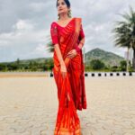 Sonal Monteiro Instagram - People will stare,make it worth their while … !! Luv in Mulbagal .. ♥️ Wearing @arulaa_by_rashmianooprao Hairstylist- @makeover_by_praveen 📸 @josita_anola_rodrigues Ast by @_karthi_0_7 Event managed my @bpp8147 . #sonalmonteiro #indianwear #luvmobiles #indianfashion #ethnicwear #gotraditional #instafashion #instalove #loveyourself