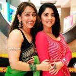 Sonalee Kulkarni Instagram - सोनाली तुला वाढदिवसाच्या खूप खूप खूप शुभेच्छा ! सोनाली आपण २००८ मध्ये जेव्हा भेटलो तेव्हापासून तू आहेस तशीच आहेस! एक माणूस म्हणून या यशाचा,कीर्तीचा कोणताही परिणाम तुझ्यावर झालेला नाही आणि मला ते खूप महत्वाचं वाटतं... मला ' स् सासुचा ' या माझ्या पहिल्या चित्रपटाच्या गाण्याच्या चित्रीकरणा चा पहिला दिवस आठवतो... मी खूप घाबरलेली होते..मला काहीच माहीत नव्हतं, सेट वर काय असतं, कसं असतं वगैरे....कधीच कोणाला असिस्ट नव्हतं न केलं...फक्त घरचा अभ्यास करून गेले होते, कोणी मदतीला सुद्धा नव्हतं! इतक्यात मला फुलवा ताई म्हणून जोरात हाक मारत एक अत्यंत सुंदर, गोड २० वर्षांची मुलगी धावत आली आणि तिने मला गच्च मिठी मारली आणि म्हणाली की ती माझी बुगी वुगी पासून फॅन आहे आणि तिला मला पाहून खूप आनंद झाला आहे... माझ्या बरोबर काम करायला मिळणार म्हणून!!! बास्स त्यावेळी तुझ्या या एका वाक्याने मला खूप आत्मविश्वास मिळाला होता सोनाली !!... पुढे आपल्या दोघींच्या आयुष्यात खूप काही घडलं,कीर्ती, पैसा, प्रेक्षकांचं प्रेम सगळं सगळं आलं , पण आजही आपलं नातं आहे तसंच आहे...तू आहे तशीच आहेस... आणि ते सर्वांना नाही ग जमत....आजही आपल्यात काही बे बनाव झाला आपली मतं नाही जुळली की आपण खूप भांडतो ,खूप काही बोलतो, आपली मतं परखडपणे मांडतो मात्र एकमेकींना धरून राहतो.... हेच आयुष्यात खूप महत्त्वाचं आहे नाही का ग? बाकी सगळं येत जात असतं नाही का?? सोनाली अशीच रहा..खूप आनंदी रहा...खूप छान काम कर...तुला माझे खूप खूप आशीर्वाद आणि खूप खूप खूप प्रेम!!!
