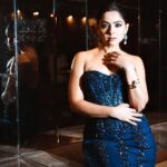 Sonalee Kulkarni Instagram - The art is pleasing is the art of deceiving ! Me trying neither ! Styled by : @estilobykarishma @hemali_suratwala Outfit by : @majesticbyjapnah Jewelleryby : @giva.co and @priyaasijewelry Photography : @omiiee_omkar Curated by : @nikitadsule #sonaleekulkarni @planet.marathi @navarashtra #ottandfilm #awards Mumbai, Maharashtra
