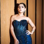 Sonalee Kulkarni Instagram - The art is pleasing is the art of deceiving ! Me trying neither ! Styled by : @estilobykarishma @hemali_suratwala Outfit by : @majesticbyjapnah Jewelleryby : @giva.co and @priyaasijewelry Photography : @omiiee_omkar Curated by : @nikitadsule #sonaleekulkarni @planet.marathi @navarashtra #ottandfilm #awards Mumbai, Maharashtra