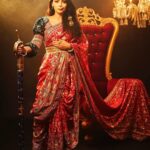 Sonalee Kulkarni Instagram - Extremely Humbled and Honoured to feature on the cover of @filmfare representing royalty inspired from my next #chatrapatitararani 🙏🏻 Thank you team #filmfare @planet.marathi @akshaybardapurkar @jiteshpillaai @mirahul_ Photographer: Sarvesh Kumar (@sarrveshkumar) Makeup Artist: ZK Pro Makeup (@khan.zoya1425) Hairstylist: Trupti S (@truptihairstylist) Stylist: Neha Kamat (@neha148in) Art Director : Sujitha Pai (@sujithapai) Filmfare Editorial: Anuradha Choudhary ( @anewradha) , Ashwini Pote (@ash_pote) , Tanisha Bhattacharya (@tanisha_bhattacharyya), Tanzim Pardiwalla (@pepper_tan), Suman Sharma (@sumisharma31), Nikesh Gopale (@nikeshgoaple) Saree: Royal Tasta (@royaltasta) Nath: @shivshahi796 Curated by @nikitaadsule Man Friday @hussain_7387 #sonaleekulkarni #marathimulgi महाराष्ट्र