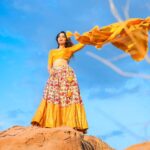 Sonalee Kulkarni Instagram - सोने जैसा…. 🧡 In the #goldencity #at the #goldenhour amidst the #goldensand wearing a #goldendress …….. Could there be any more #gold 🧡 #photoseries by @rafikollam_ Outfit by @tanishkweddingsaree Jewellery @shivshahi796 #sonaleekulkarni #desert #yellow #golden #jaisalmer #rajasthan Jaisalmer - The Golden City