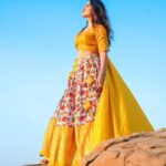 Sonalee Kulkarni Instagram - सोने जैसा…. 🧡 In the #goldencity #at the #goldenhour amidst the #goldensand wearing a #goldendress …….. Could there be any more #gold 🧡 #photoseries by @rafikollam_ Outfit by @tanishkweddingsaree Jewellery @shivshahi796 #sonaleekulkarni #desert #yellow #golden #jaisalmer #rajasthan Jaisalmer - The Golden City