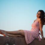 Sonalee Kulkarni Instagram - Orange or blue … what’s your pick? #sunsetphotography #sonaleekulkarni #sunsethues #obssesed #obsession #sunset #orange #blue #sky #silhouette Fort Pokran
