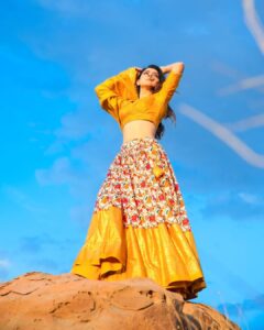 Sonalee Kulkarni Instagram - सोने जैसा…. 🧡 In the #goldencity #at the #goldenhour amidst the #goldensand wearing a #goldendress …….. Could there be any more #gold 🧡 #photoseries by @rafikollam_ Outfit by @tanishkweddingsaree Jewellery @shivshahi796 #sonaleekulkarni #desert #yellow #golden #jaisalmer #rajasthan Jaisalmer - The Golden City