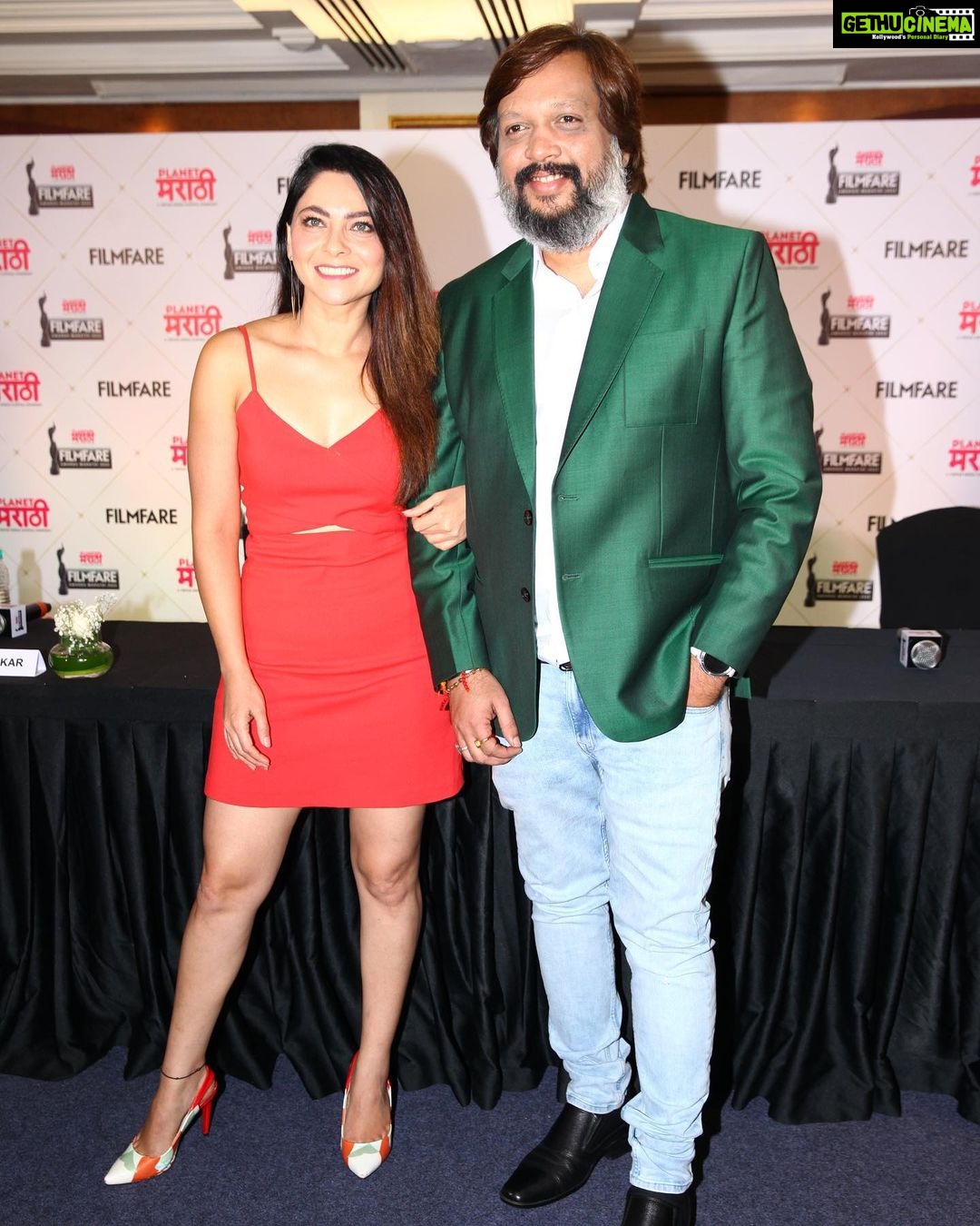 Sonalee Kulkarni Instagram - Some of my favourite captures from the press conference of #filmfare #planetmarathifilmfareawards 2023! #sonaleekulkarni #filmfare #face Styled by @nikitadsule in @zara π π @filmfare @planet.marathi Mumbai, Maharashtra