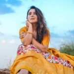 Sonalee Kulkarni Instagram - Pure gold 🧡 #photoseries by @rafikollam_ Outfit by @tanishkweddingsaree Jewellery @shivshahi796 #sonaleekulkarni #desert #yellow #golden #jaisalmer #rajasthan #goldenhour #goldensand #goldendress #marathimulgi #nath #kaajal #nomakeup #raw #real Jaisalmer - The Golden City